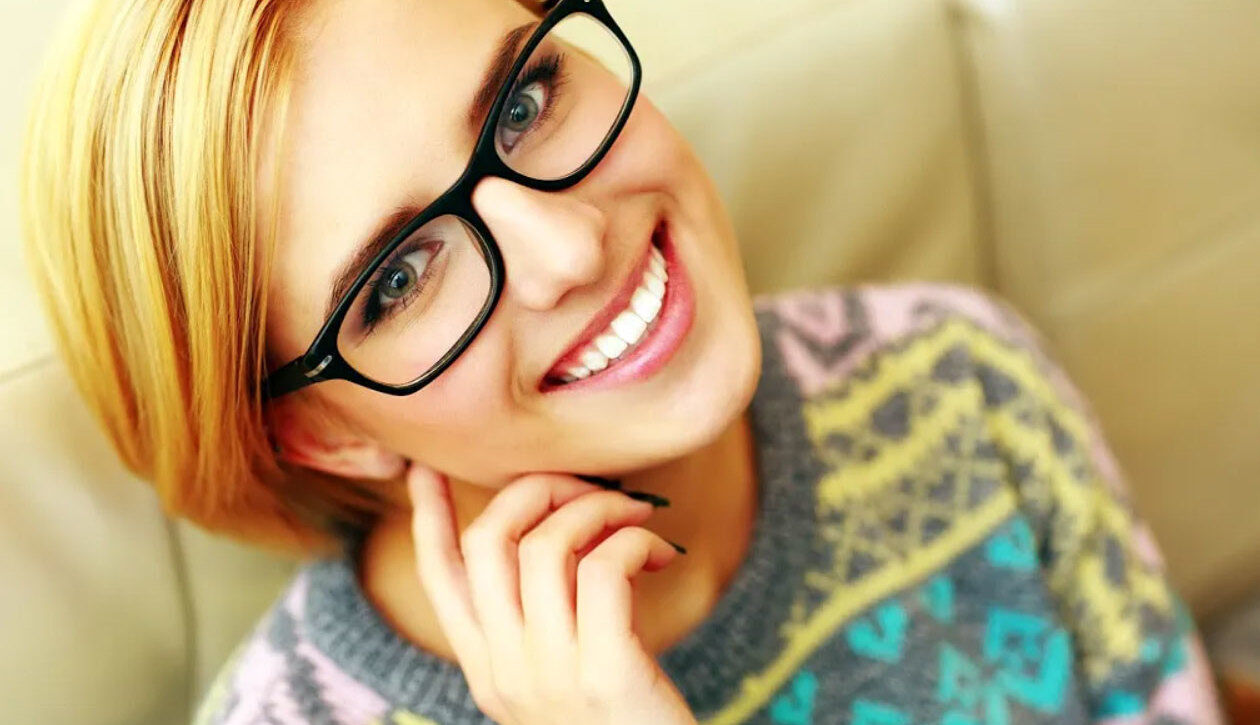 می دونستی تغییر رنگ دندان و کمبود ویتامین رابطه مستقیم دارند؟ 