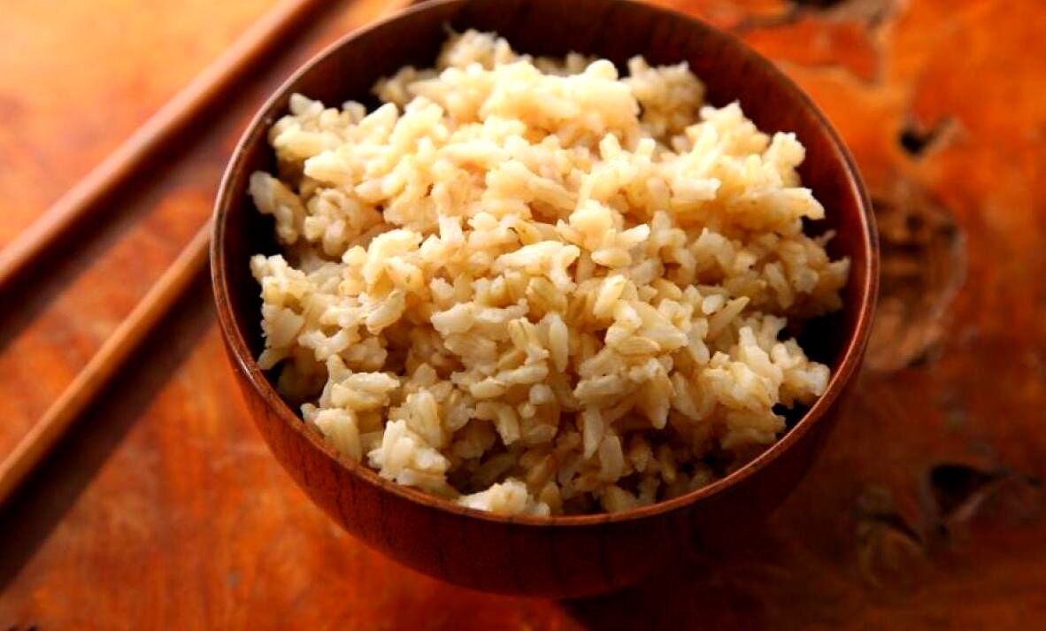 برنج قهوه ای چه خواصی داره و چطوری پخته میشه؟