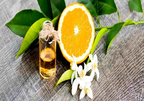 همه چیز درباره خواص بی نظیر عرق بهار نارنج + طبع 