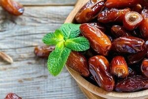 خرما رو از چه سنی میشه به بچه ها داد؟ + فواید  