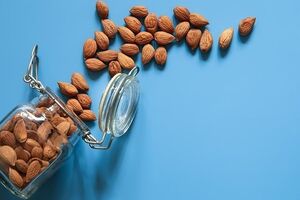 بادام درختی؛ بهترین آجیل برای سلامت جنسی آقایون | فواید بادام برای مردان