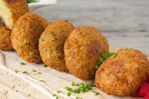 فلافل با ترکیب نخود و هویج؛ برای گیاهخواران سخت پسند!+ طرز تهیه 