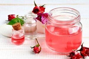 فواید  گلاب برای مو و روش استفاده آن