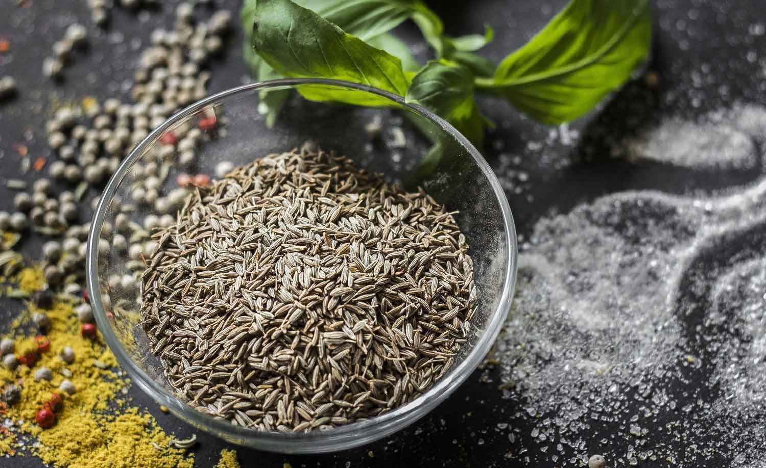 مضرات زیاده روی در مصرف زیره | چه کسانی نباید زیره بخورند؟