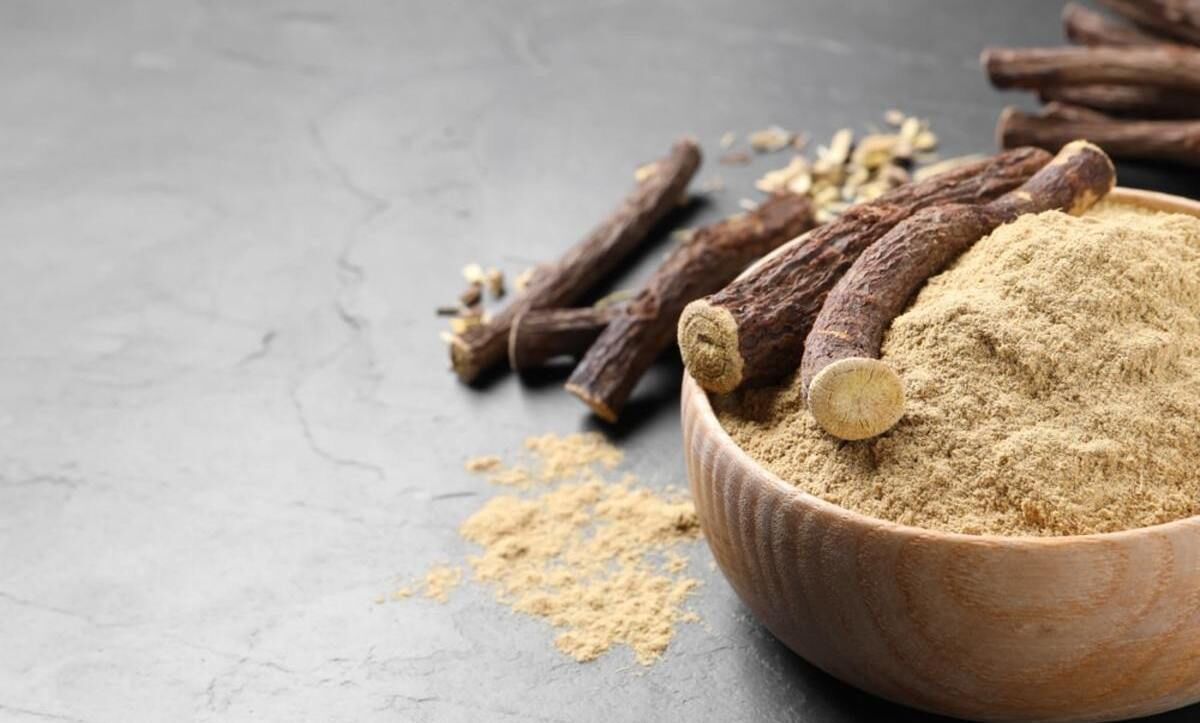 شیرین بیان؛ بهترین مسکن گیاهی برای زخم معده + شیوه مصرف 