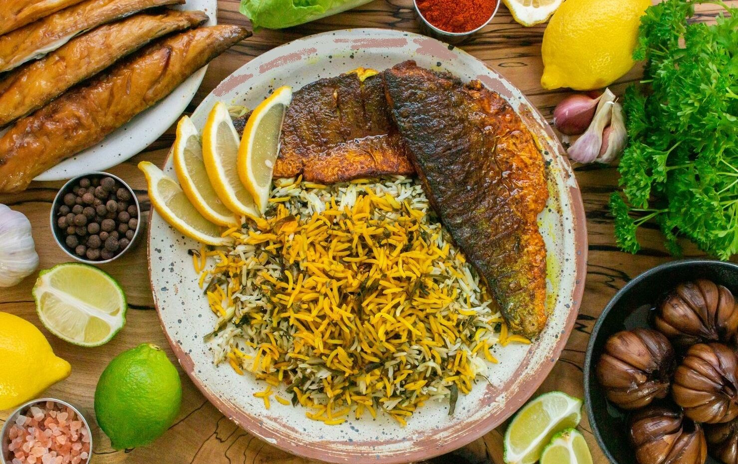 سبزی پلو با ماهی شب عید امسال رو سالم و رژیمی بخور + روش تهیه 