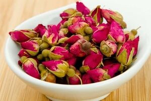 خواص جادویی دمنوش گل محمدی برای رفع خستگی بهاری + نحوه تهیه 