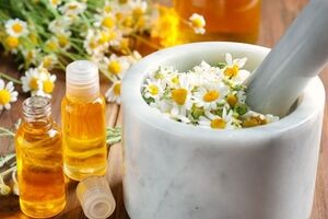 با روغن بابونه از دردهای عضلانی خداحافظی کن + خواص 