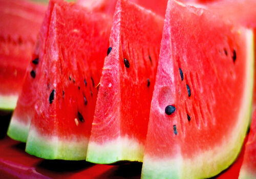 هندوانه دادن به بچه ها از چه سنی مجازه؟ + خواص 
